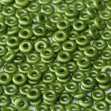 O Bead Alabaster Pastel Olivine