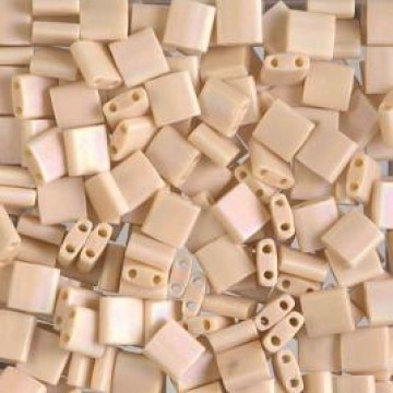 Tila Beads TL0493FR Opaque Pear Matted AB